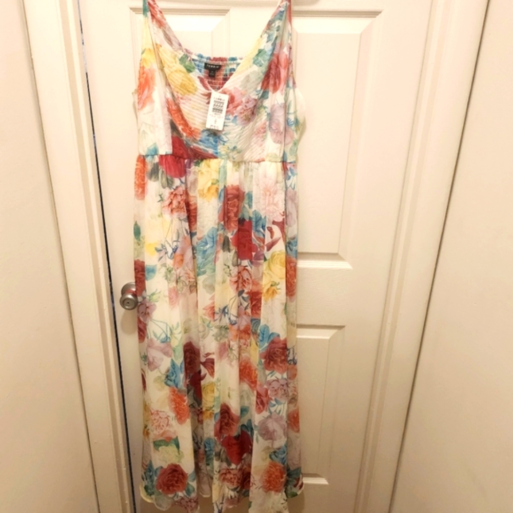 NWT Torrid Multicolor Floral Pleated Maxi Dress